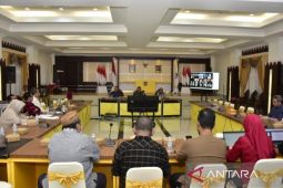 Gubernur Gorontalo kaji kenaikan tunjangan pegawai Tata Usaha SMA