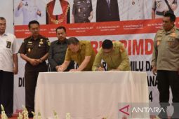 Pemprov Gorontalo serahkan danahibah Pilkada 2024 ke Bawaslu