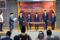 Lantik Komisioner KIP, Amiruddin ingatkan anggota bebas kepentingan politik