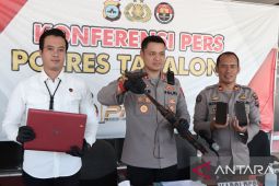 Dipicu emosi warga Tanjung ancam korban dengan senjata mandau