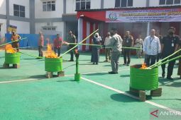 48 senjata tajam dari berbagai jenis dimusnahkan Kejaksaan Negeri Bekasi