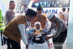 Sebanyak 357 haji Kloter 7 Sumut tiba di Medan