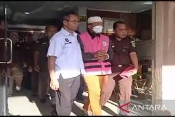 Kejari Jember menahan Kades Mundurejo terkait korupsi dana desa