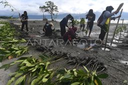 Dinas Lingkungan Hidup edukasi siswa peduli lingkungan melalui Sekolah Adiwiyata