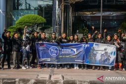 Rasakan atmosfer keseruan bLU cRU Riding Experience