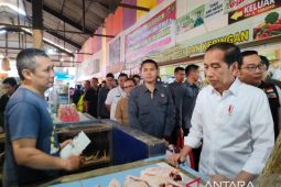Jokowi kunjungi Pasar Cihapit Bandung