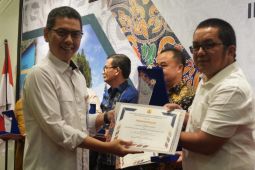 Tapteng terima penghargaan dari Kementerian PUPR