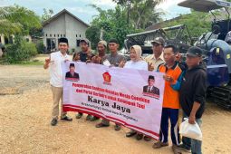 Wakil Ketua I DPRD Lampung salurkan alsintan dan sembako di Pringsewu