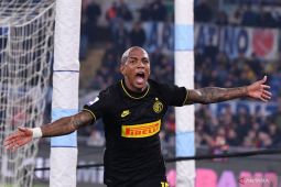 Ipswich Town resmi mendatangkan pemain senior Ashley Young