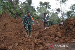 Letkol Amrizal pantau kondisi jalur TMMD Sitinjak-Sitaratoit