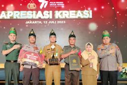 Juara II lomba tiga pilar, Kelurahan Syamsudin Noor raih penghargaan Mabes Polri