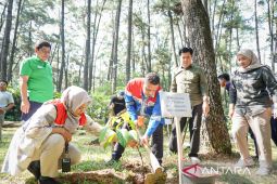 Pertamina-Pemprov Sumsel lakukan Penanaman 600 Bibit Pohon di Taman Wisata Punti Kayu