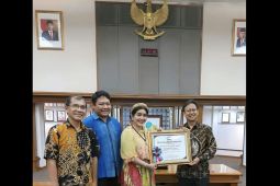 Menkes RI terima penghargaan "Pahlawan Transformasi Kesehatan Indonesia" dari PDSI