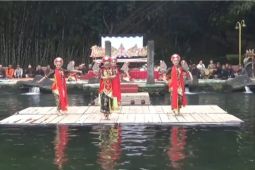 Video - Ruwat air gunung, cara warga lereng Semeru minta keselamatan