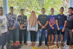 Pemdes Baramban bantu perlengkapan sekolah untuk anak kurang mampu