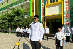 Wakil Ketua MPR  ajak santri berani bercita-cita besar