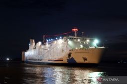 Kapal penumpang Dharma Kartika II, berfasilitas mewah tiba di Banjarmasin