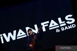 Konser Iwan Fals di Madiun