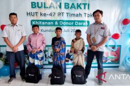 Tujuh Anak Panti Asuhan Al Muhajirin Ikut Dikhitan PT Timah Tbk