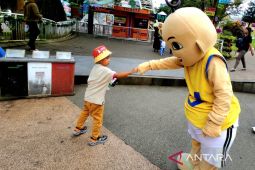 Keluarga ANTARA dihibur Bumblebee hingga Upin-Ipin di Alun-Alun Batu