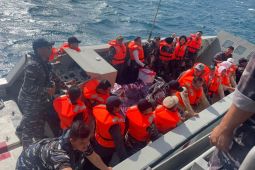 TNI AL kerahkan KRI laksanakan baksos di Masalembu