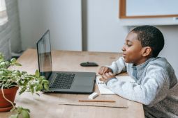 Layanan komunikasi dan internet di Gaza kembali terputus