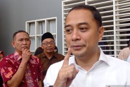 Pemkot Surabaya larang SD-SMP paksa orang tua beli seragam di koperasi