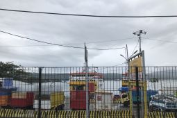 Sejumlah pelayaran  antarpulau di Maluku tertunda dampak cuaca buruk