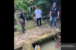 DPRD Bangka Selatan bersama Dinas PU tinjau saluran air di Desa Permis