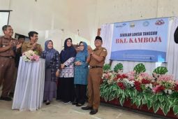 Hesti Haris launching Sekolah Lansia pertama di Jambi