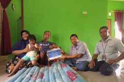 Dua Warga Bangka Barat Terima Bantuan Biaya Pengobatan dari PT Timah Tbk