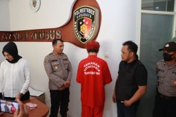Polrestabes Surabaya tangkap Mami Elga karena jual mahasiswi