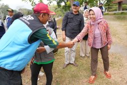 Anggota Tagana dan KSB Mojokerto  dilatih melakukan penyelamatan