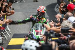 Rea rebut kemenangan pertama WSBK Race 1 di Ceko