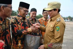 Pemkot Bengkulu bagikan 10 juta bendera merah putih ke masyarakat