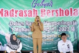 Ning Ita ajak seribuan siswa ber-selawat sambut Muharam