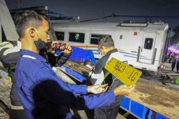 Video - KA Brantas tabrak truk