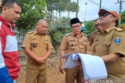 Tinjau pembangunan jalan, Wahdi ingin kualitas infrastruktur Metro semakin baik