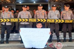 Aktivis Gempar demo tunggal di Sumenep terkait mutasi