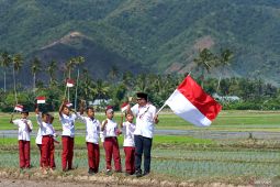 Pemkab Bone Bolango berpartisipasi dalam gerakan 10 juta bendera