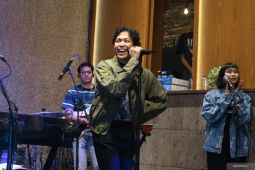 Album kedua Hindia bakal beri kejutan berbeda di tiap kota