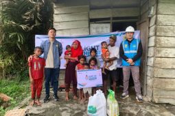 Warga  Masohi Maluku Tengah nikmati listrik gratis program PLN