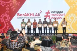 Kemenkumham terima penghargaan dari Menpan RB terkait pengadaan ASN terbaik