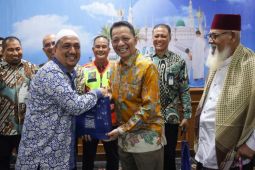 Pj Gubernur Aceh lepas penerbangan umrah perdana langsung ke Arab Saudi