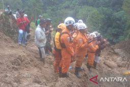 Tim SAR gabungan hentikan pencarian korban tertimbun longsor di Cianjur