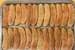 Mencicipi talam sagu dan Pisang asar kenari kue tradisional khas Maluku