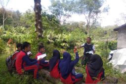 Satgas TMMD Kodim 0212/TS ajari pelajar SMAN 1 Angkola Barat ilmu bertahan hidup