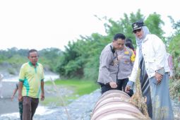 BPBD Nagan Raya tangani perbaikan dampak longsor tebing sungai