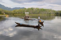 Pengelolaan wisata Danau Walet Jaro kolaborasi dua desa