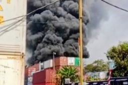 Gudang peti kemas terbakar, gas 12 kg diduga jadi pemicu